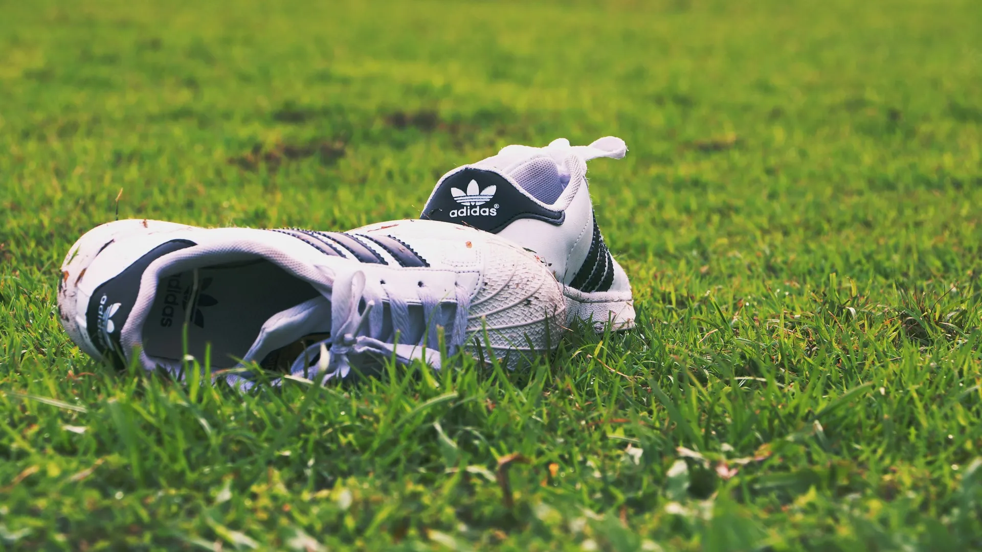 adidasスニーカー